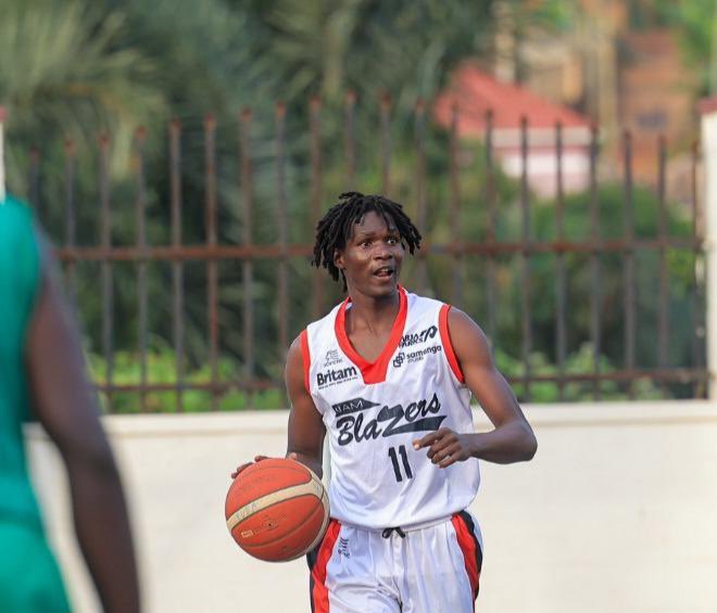 Nam Blazers players huddle before tip-off