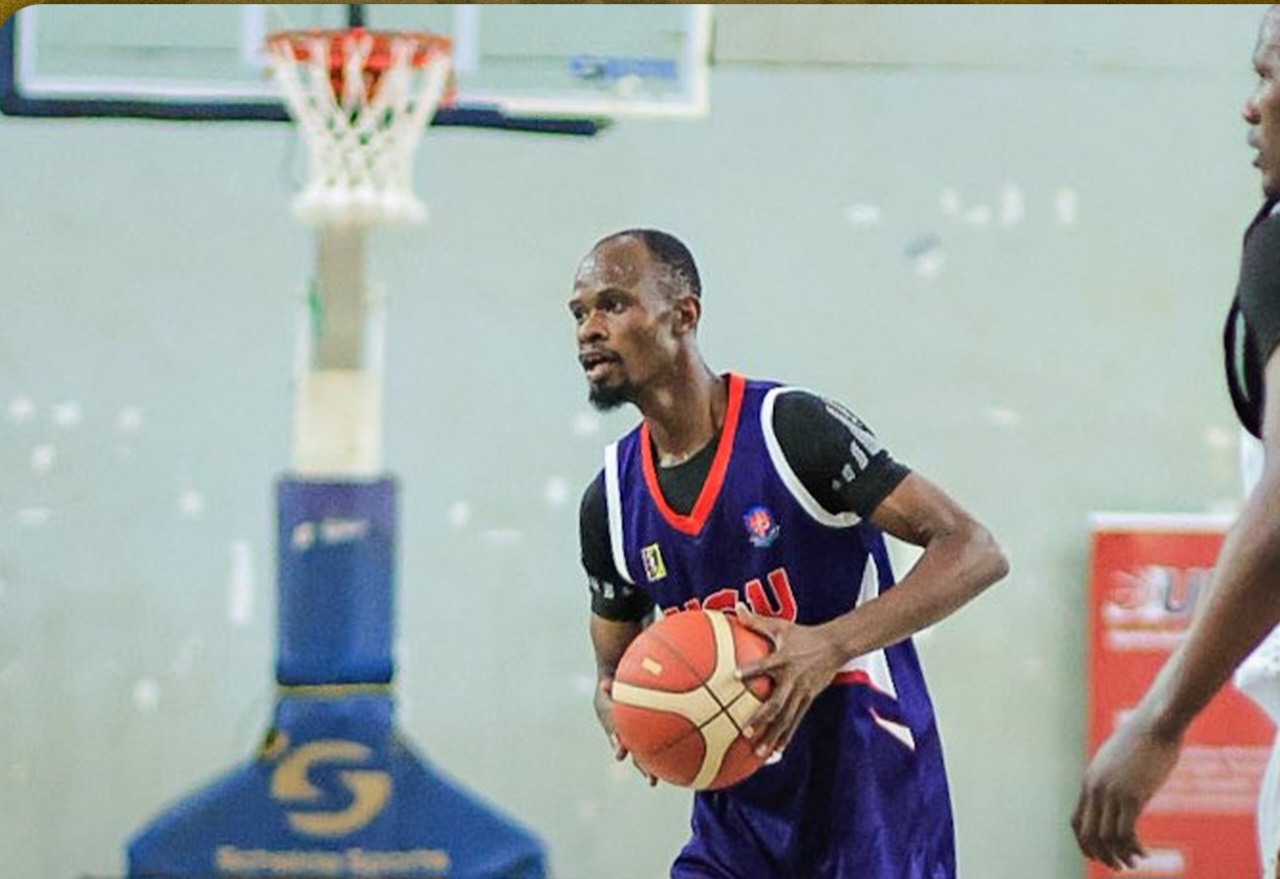 Sommet squander big lead in loss against UCU