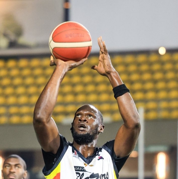 Nyemeck makes winning debut for Nam Blazers